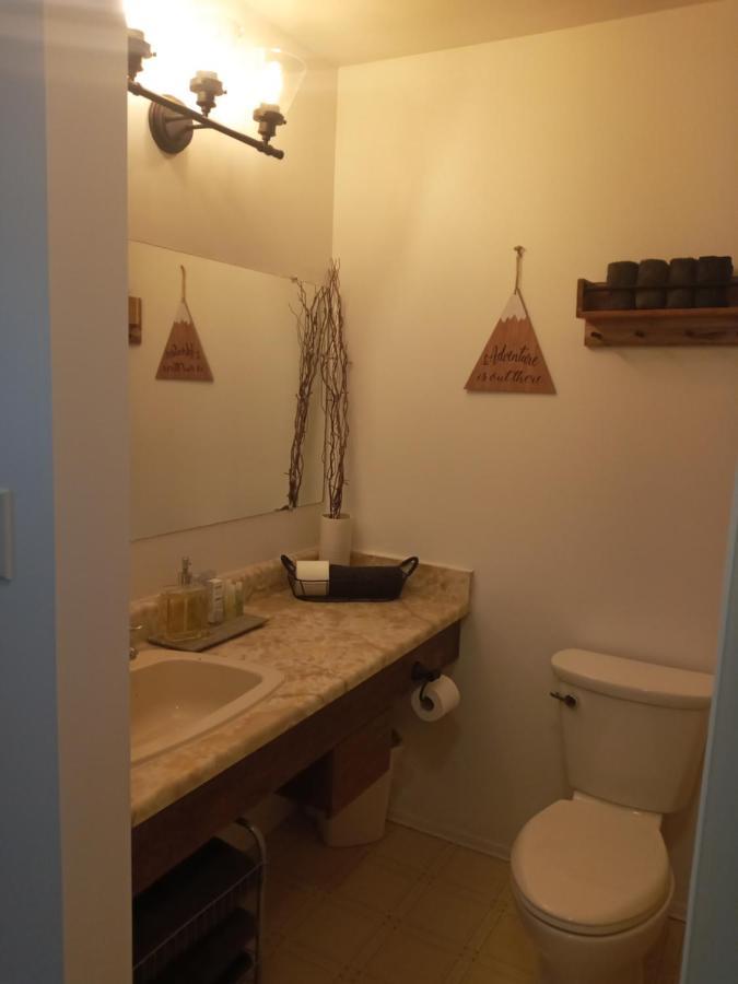 Village Center 2 Bedroom Condo Big White Kültér fotó