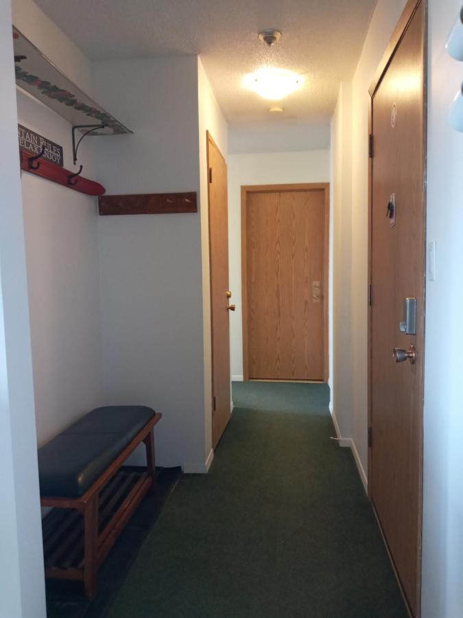 Village Center 2 Bedroom Condo Big White Kültér fotó